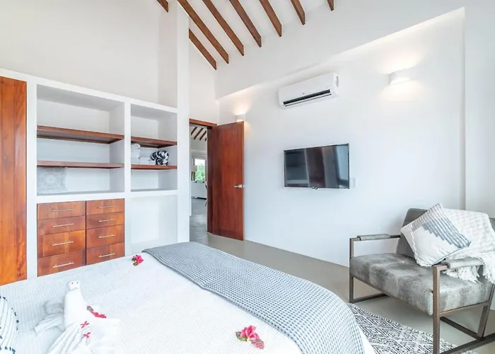 Villa Tranquility And Mistico Club Boat Shuttle *